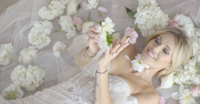 Film ze ślubu i wesela Dody - pokazała WSZYSTKO!  (VIDEO)