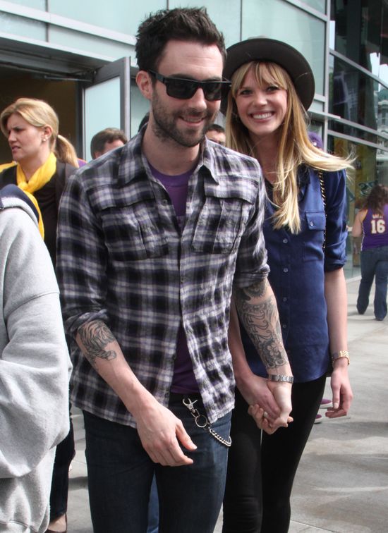 Adam Levine przeprasza WSZYSTKIE BYŁE DZIEWCZYNY!