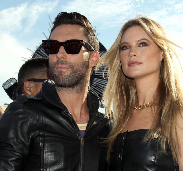 Adam Levine z maleńką córeczką! (Instagram)