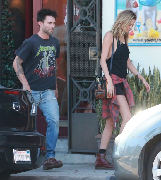 Trudno się dziwić, że Behati Prinsloo usidliła Adama Levine 