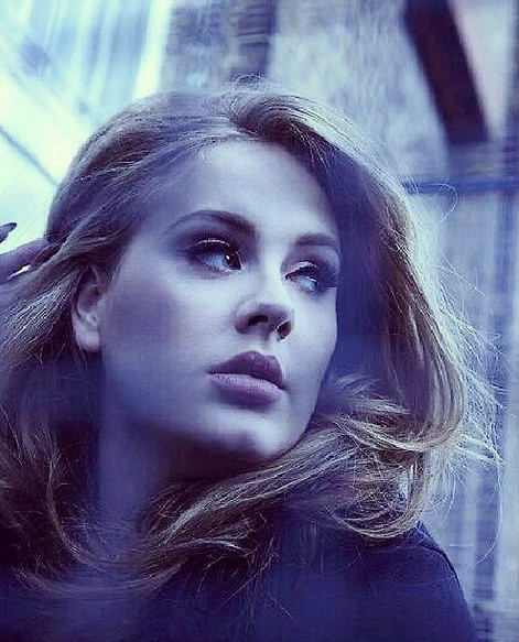 Adele jeszcze nigdy nie wyglądała tak szczupło (FOTO) Adele jeszcze nigdy nie wyglądała tak szczupło (FOTO)