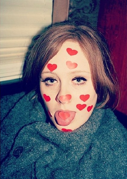 Adele jeszcze nigdy nie wyglądała tak szczupło (FOTO) Adele jeszcze nigdy nie wyglądała tak szczupło (FOTO)