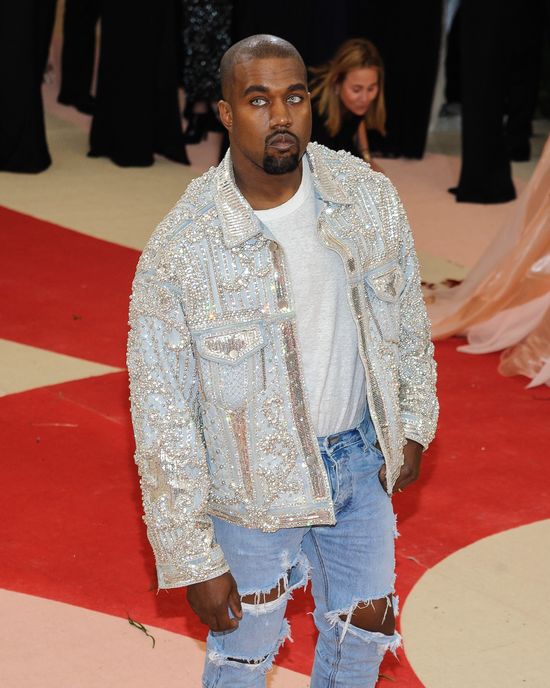 Kanye West przeszedł nieoczekiwaną metamorfozę! (FOTO)