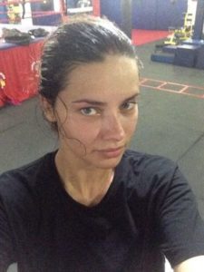 Adriana Lima ćwiczy po 40 godzin w tygodniu