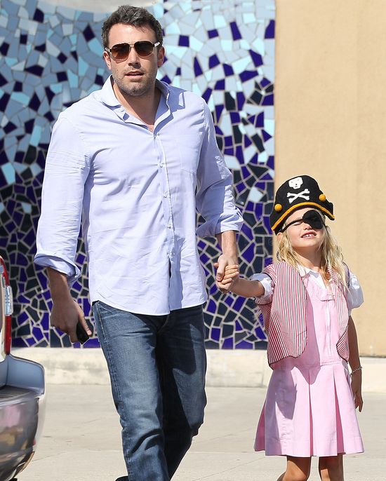 Ben Affleck z Violet podczas Dnia Mówienia jak Pirat (FOTO)