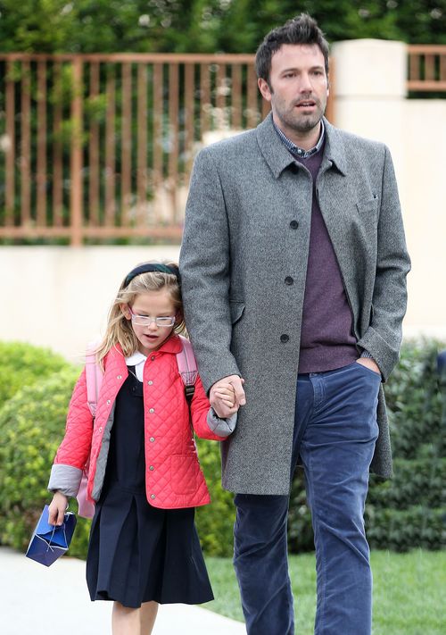 Ben Affleck sam zajmuje się córkami (FOTO)