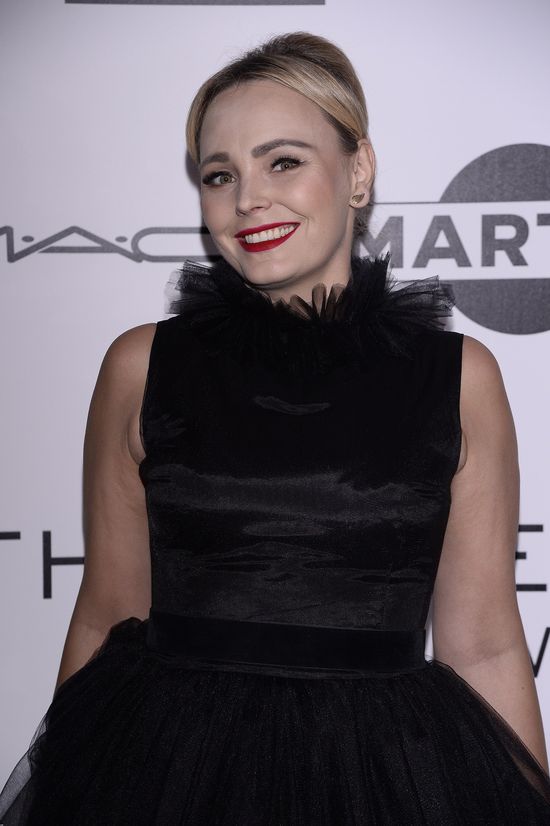 Gdzie podziała się szyja Agnieszki Jastrzębskiej? I co dzieje się pod jej pachą? Gdzie podziała się szyja Agnieszki Jastrzębskiej? I co dzieje się pod jej pachą?