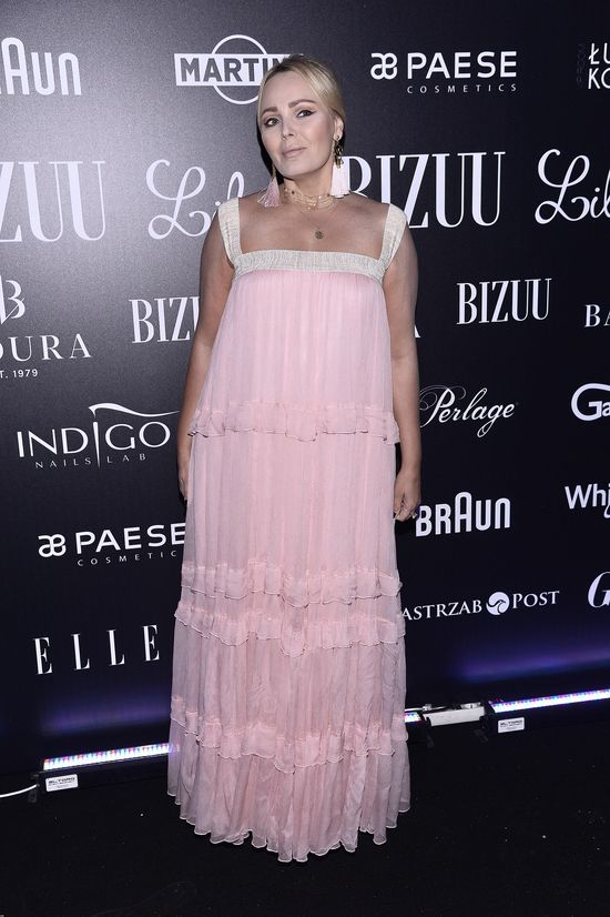 Gdy ubrała się tak Rihanna, pisano, że jest w ciąży