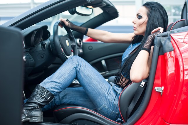 Agnieszka Orzechowska wybrudzona smarem (FOTO) Agnieszka Orzechowska wybrudzona smarem (FOTO)