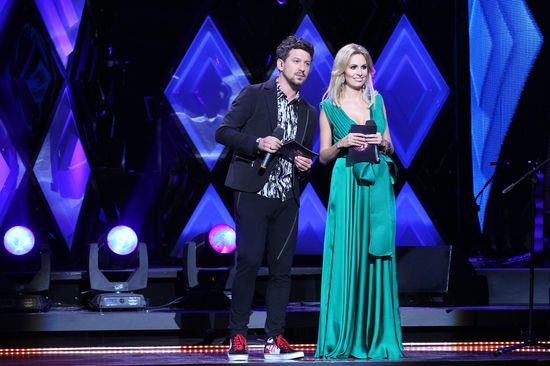 Materiał na tę sukienkę sprowadzono aż z Francji! (FOTO)