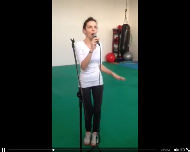 Agnieszka Włodarczyk bez makijażu śpiewa jak Amy Winehouse (