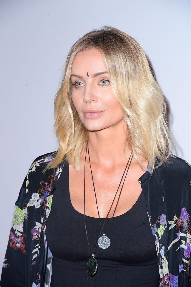 Agnieszka Woźniak-Starak w pierzastych klapkach - nie były tanie (ZDJĘCIA)