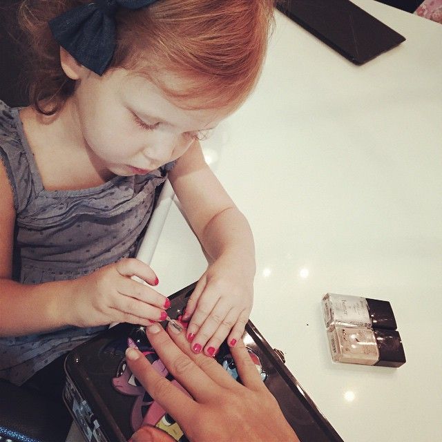 Zafundowała sobie z córeczką domowe spa (FOTO)