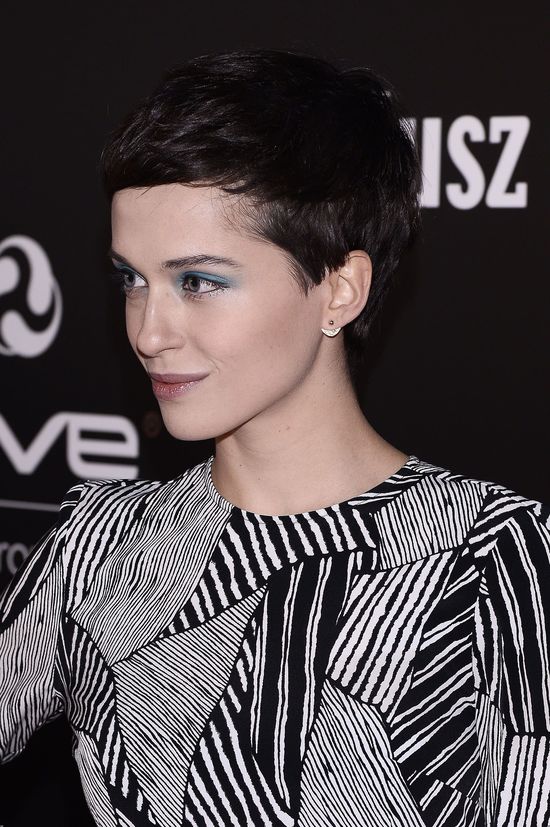 Poznacie ją po oczach i odważnym makijażu? (FOTO)