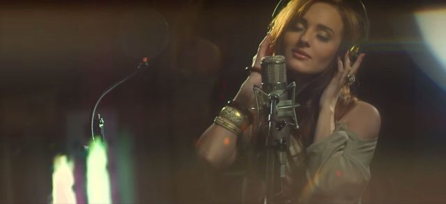 Sobowtórka Mariny ponownie wkracza do akcji (VIDEO)