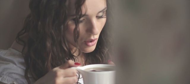 Sobowtórka Mariny ponownie wkracza do akcji (VIDEO)