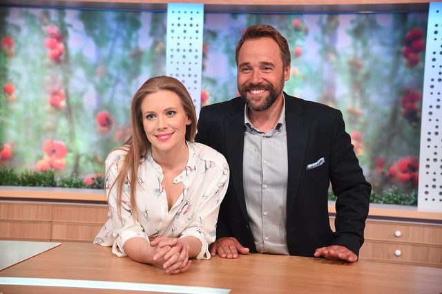 Łukasz Nowicki ma nową partnerkę w Pytaniu na śniadanie (FOTO)