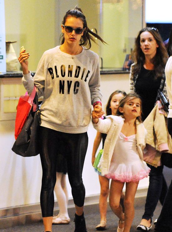 Poznajecie tę małą baletnicę? (FOTO)