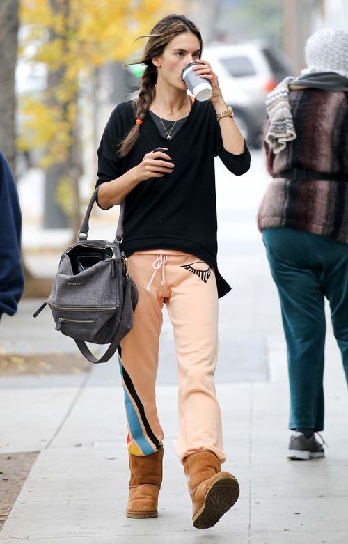 Alessandra Ambrosio też chodzi w dresach (FOTO)