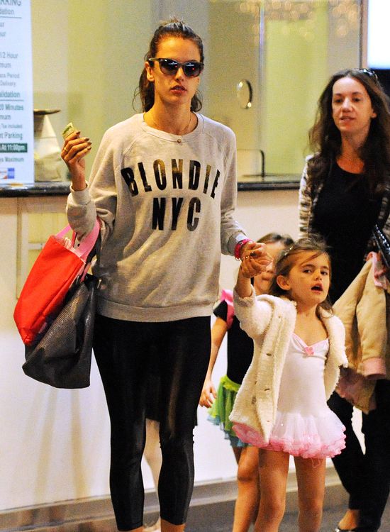 Poznajecie tę małą baletnicę? (FOTO)