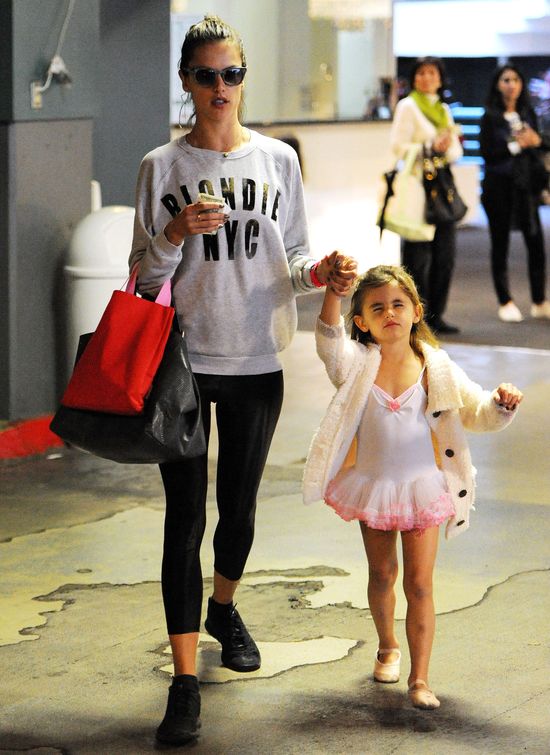 Poznajecie tę małą baletnicę? (FOTO)