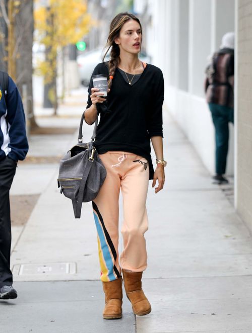 Alessandra Ambrosio też chodzi w dresach (FOTO)