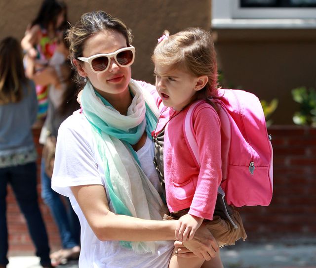 Anja, córka Alessandry Ambrosio, jak na wybiegu (FOTO)