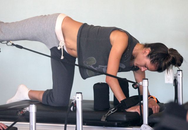 Tak ćwiczy Alessandra Amborsio (FOTO) Tak ćwiczy Alessandra Amborsio (FOTO)