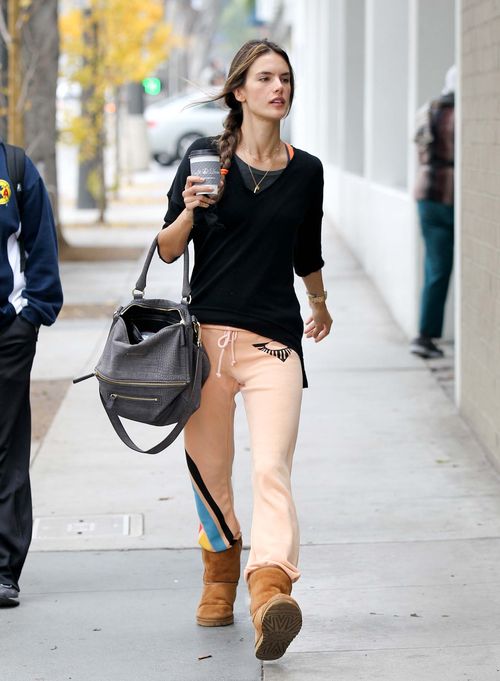 Alessandra Ambrosio też chodzi w dresach (FOTO)