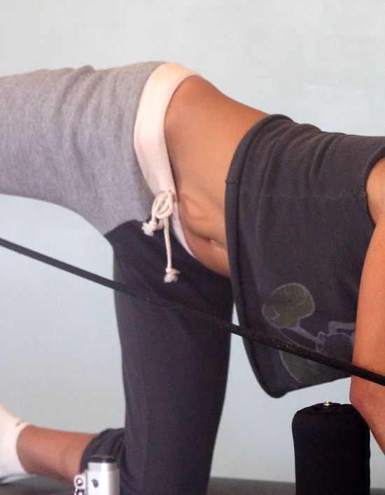 Tak ćwiczy Alessandra Amborsio (FOTO) Tak ćwiczy Alessandra Amborsio (FOTO)