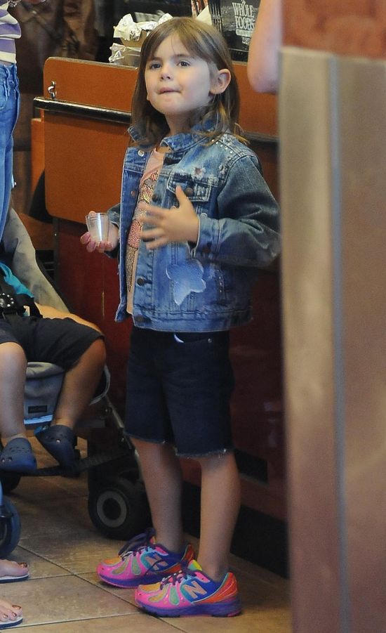 Alessandra Ambrosio z córeczką na zakupach (FOTO)