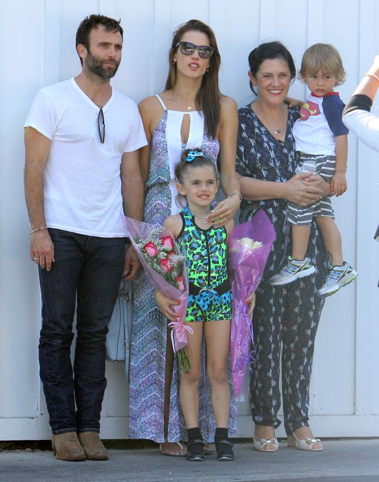 Mama tej ślicznotki właśnie pęka z dumy (FOTO)