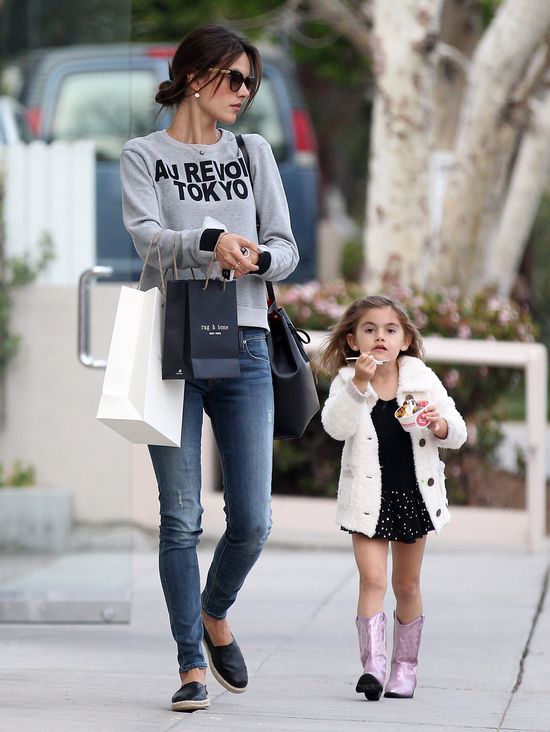 córeczka Alessandry Ambrosio to mała modnisia (FOTO) córeczka Alessandry Ambrosio to mała modnisia (FOTO)