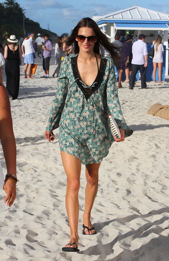 Alessandra Ambrosio w bikini (FOTO)