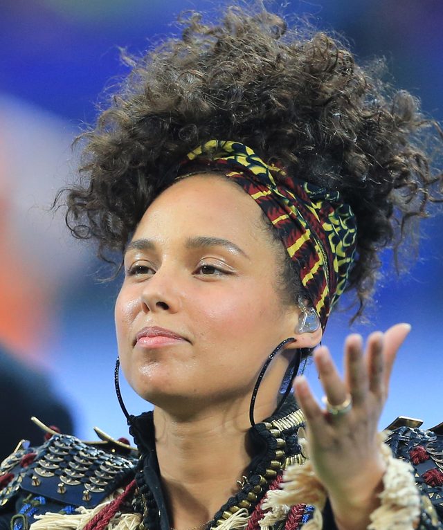 Alicia Keys dotrzymała słowa - nie maluje się nawet na scenę (FOTO)