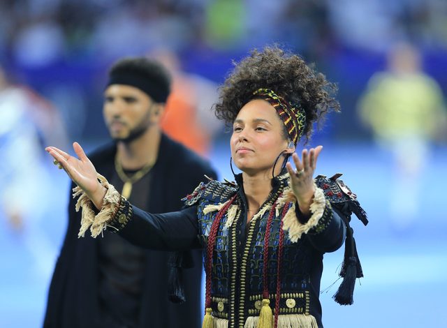 Alicia Keys dotrzymała słowa - nie maluje się nawet na scenę (FOTO)