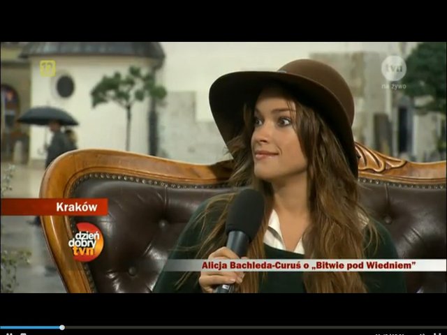 Jesienna Alicja Bachleda-Curuś w Krakowie (FOTO) Jesienna Alicja Bachleda-Curuś w Krakowie (FOTO)