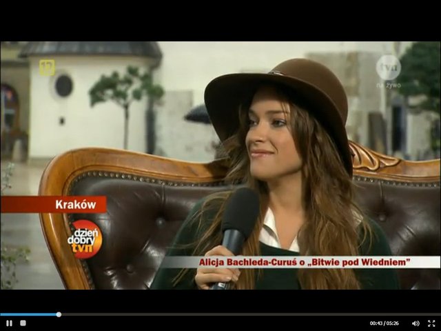 Jesienna Alicja Bachleda-Curuś w Krakowie (FOTO) Jesienna Alicja Bachleda-Curuś w Krakowie (FOTO)