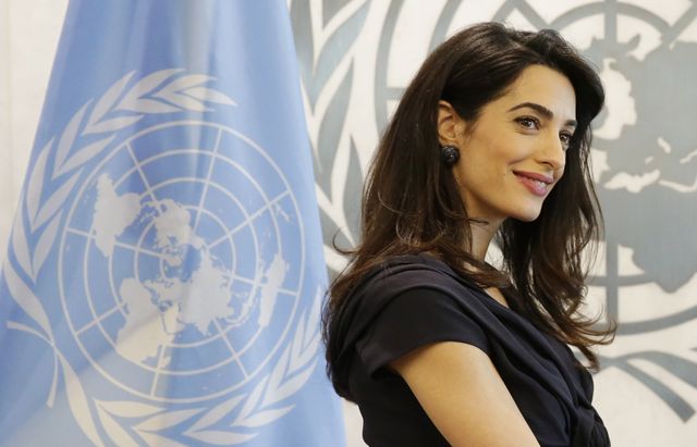 Amal Clooney pełnoetatową mamą? Kiedy wróci do pracy?