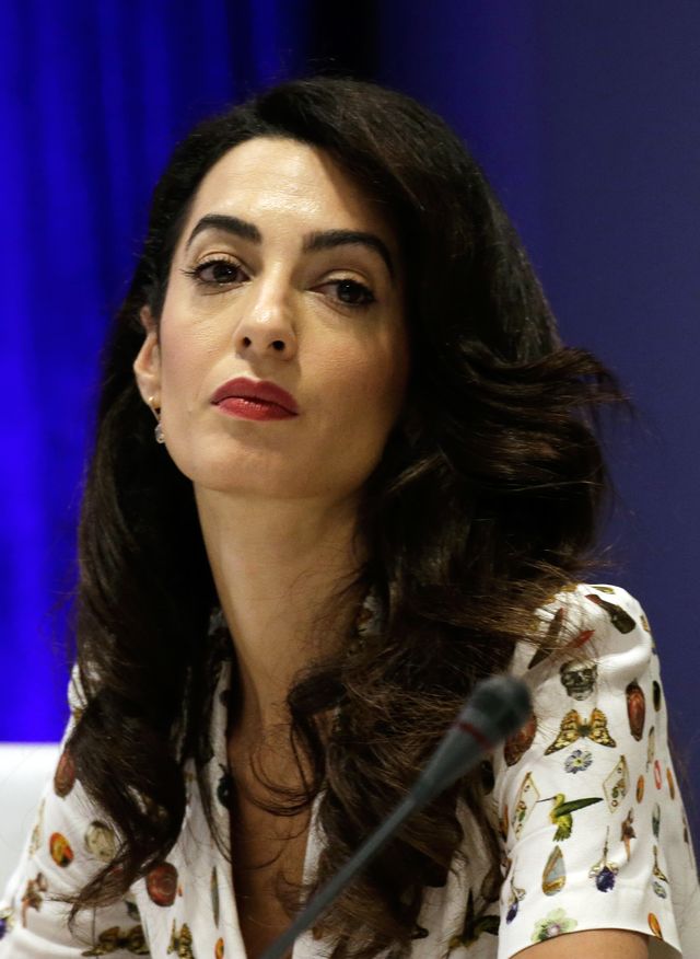 Amal Clooney pełnoetatową mamą? Kiedy wróci do pracy?