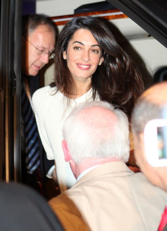 Amal Clooney wywyższa się nad znajomymi męża