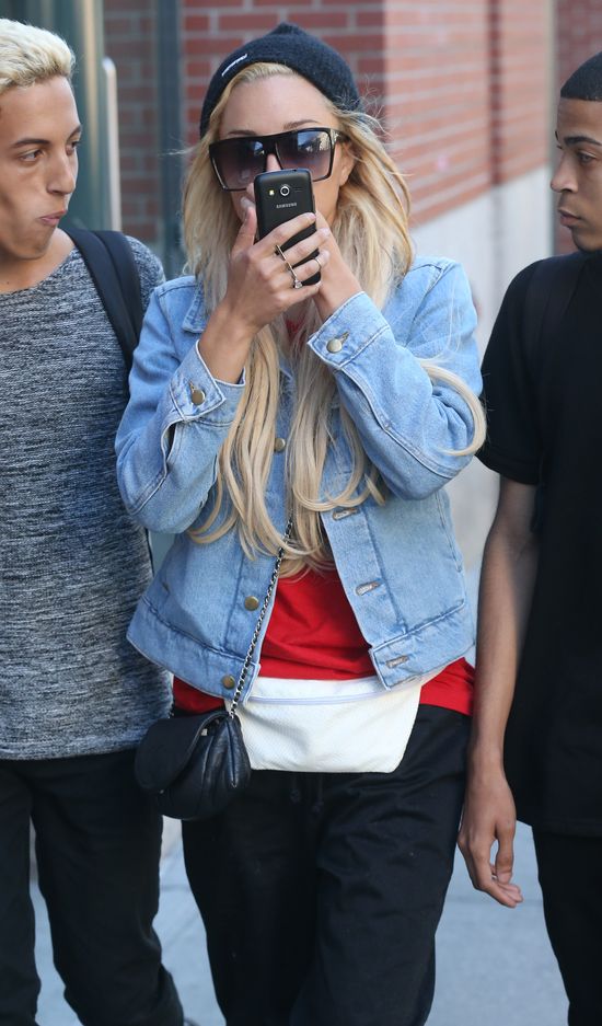 Amanda Bynes ZARĘCZONA? (FOTO) Amanda Bynes ZARĘCZONA? (FOTO)