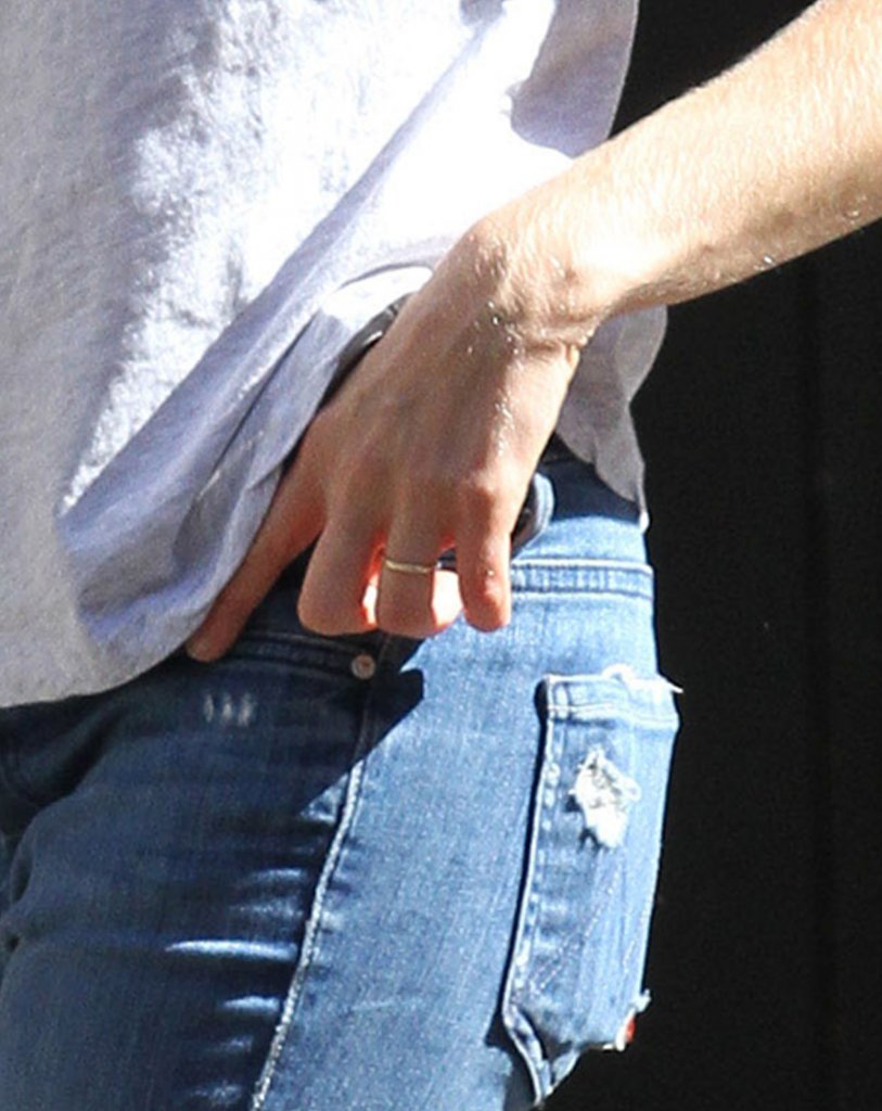 Pierścionek zaręczynowy Amandy Seyfried - nietypowy wybór?