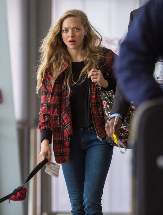 Amanda Seyfried wściekła na paparazzi (FOTO) Amanda Seyfried wściekła na paparazzi (FOTO)