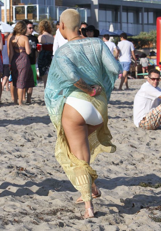 Kto pokazał pupę i cellulit? (FOTO) Kto pokazał pupę i cellulit? (FOTO)