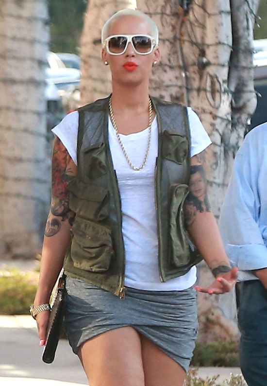 Amber Rose dodaje sobie seksapilu szpilkami (FOTO)