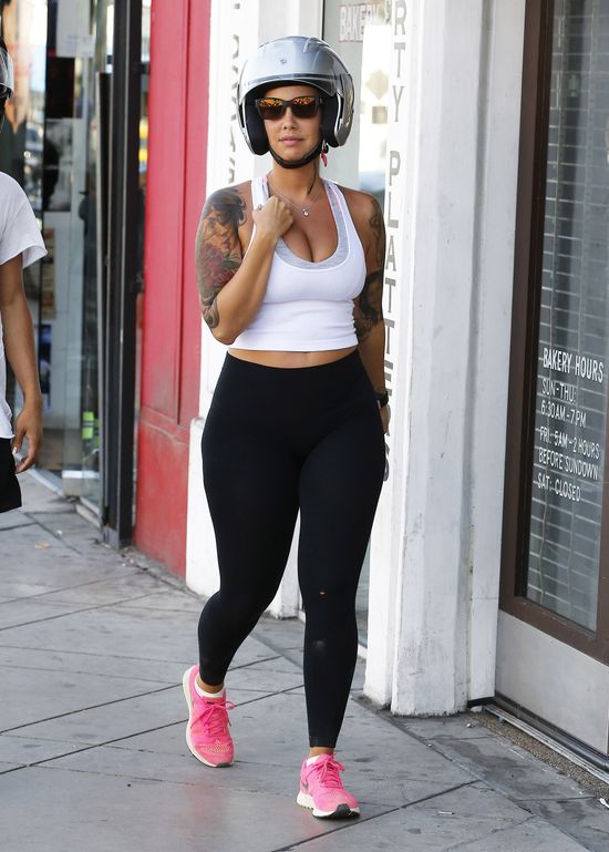 Amber Rose brakuje pomysłów na przykucie uwagi (FOTO)