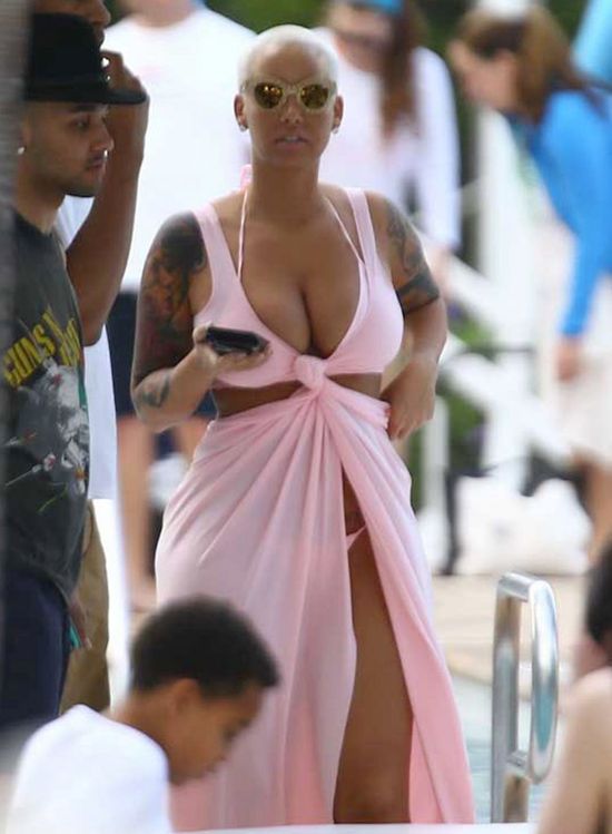 Amber Rose - rzeczywistość kontra Instagram (FOTO)