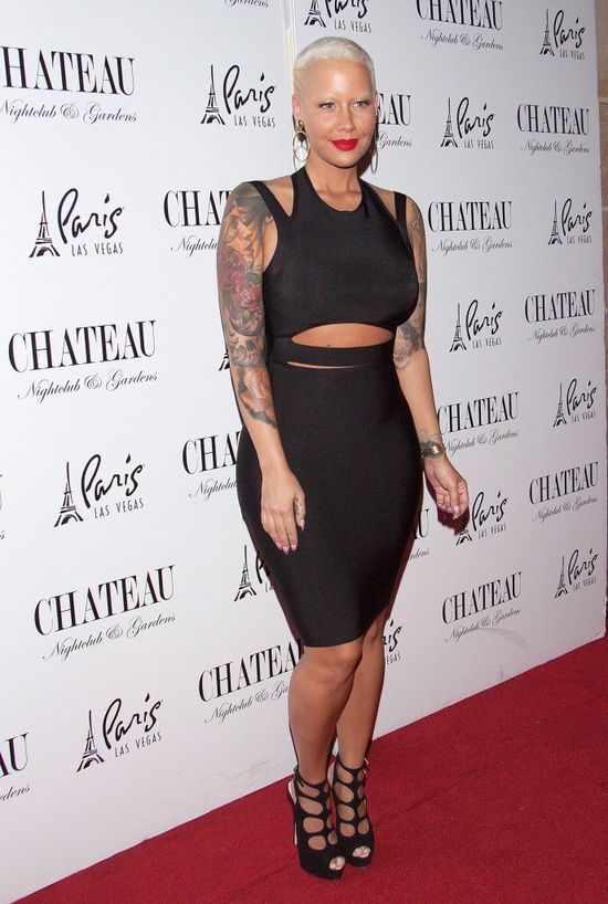 Amber Rose nie powinna wychodzić z domu bez brwi Amber Rose nie powinna wychodzić z domu bez brwi