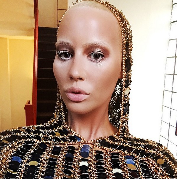 Amber Rose pojechała po Kylie Jenner i jej związku (FOTO)